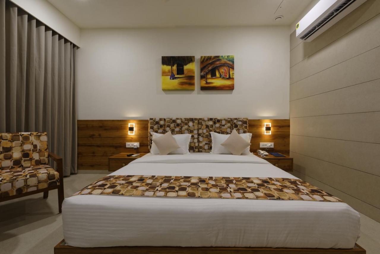 Hotel Flourish International Ahmedabad Luaran gambar