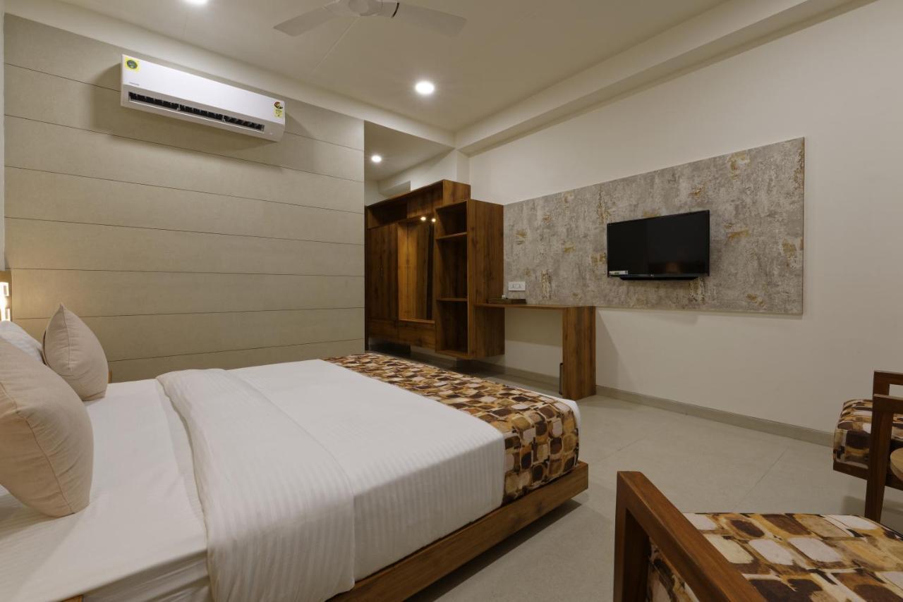 Hotel Flourish International Ahmedabad Luaran gambar